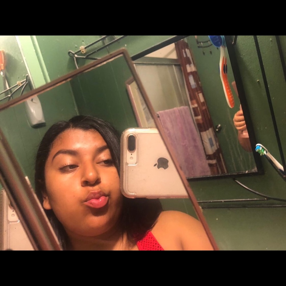 Meet your Posher, Stephanie